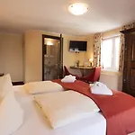 Allgaeuer Hof 3* אוברשטאופן